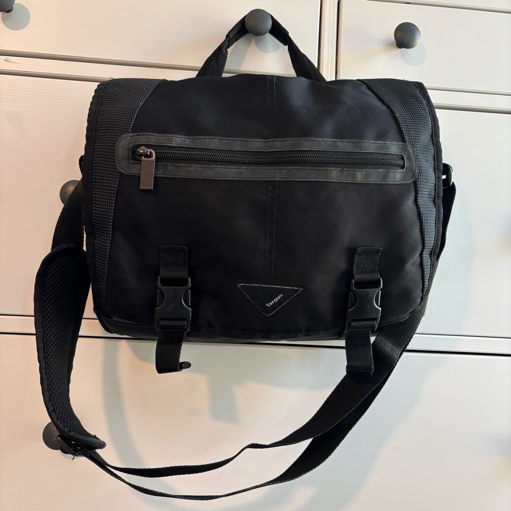 Targus laptop 15 inch Black Messenger Bag
